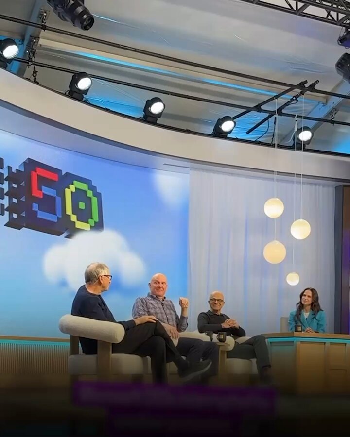 Bazı Microsoft çalışanları, 50. yıl dönümü partisinde şirketin İsrail'e sağladığı hizmetleri protesto etti 🗣️ Şirketin yapay zeka bölümünden yazılım mühendisi Vaniya Agrawal, Microsoft'un kurucu ortağı Bill Gates, şirketin eski CEO'su Steve Ballmer ve CEO Satya Nadella'nın sahnede olduğu bir etkinlikte tepki gösterdi — Gazze'de 50 bin Filistinli Microsoft teknolojisi ile öldürüldü. — Hepinize yazıklar olsun. İsrail'le birlikte onların kanını kutluyor musunuz?