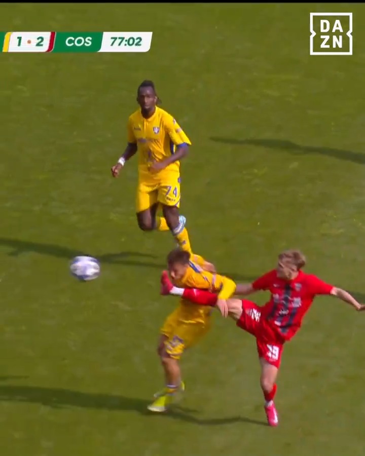 Dura appena 30 secondi la partita di Kourfalidis ๐ฌ #FrosinoneCosenza #SerieBKT #DAZN