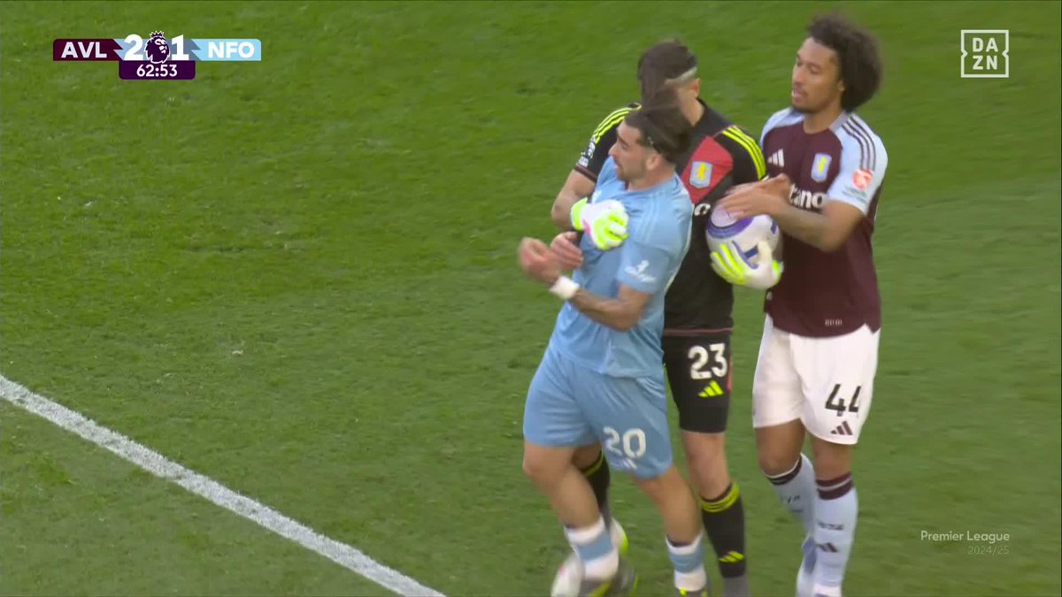 Emiliano Martínez Vol. 764 😁 #PremierLeagueDAZN ⚽ 🏴󠁧󠁢󠁥󠁮󠁧󠁿