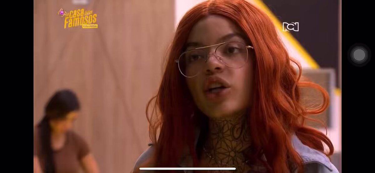Tiene que salir Melissa a disculparse porque una aparecida le dio por coger sus chistes y usarlos en contra de sus compañeros, y por quinta vez les recuerda que la que debe salir es Laura, no es más. #LaCasaDeLosFamososCol2