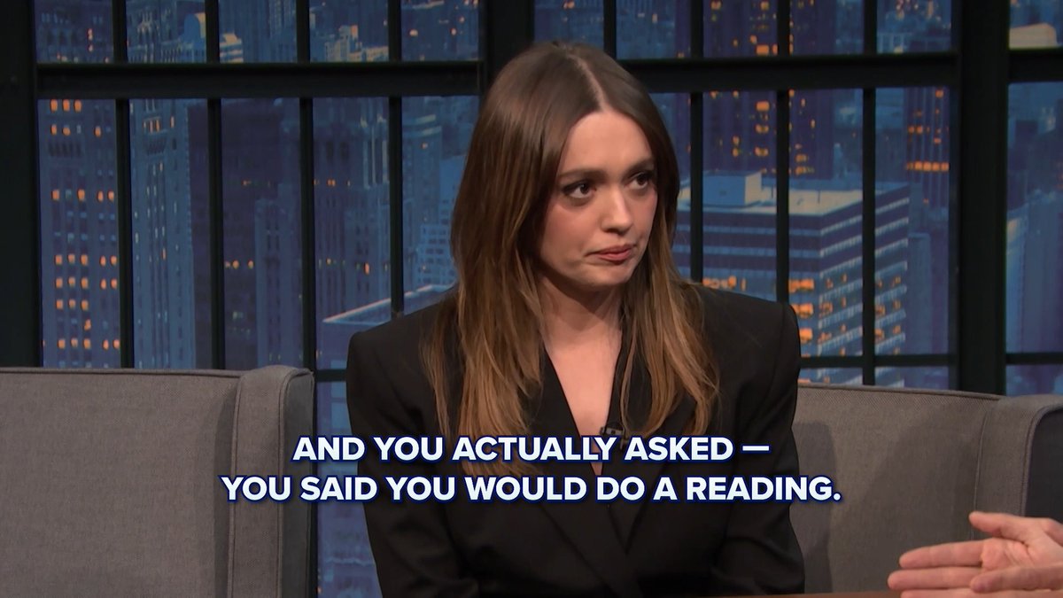 White Lotus star Aimee Lou Wood came prepared with an astrological reading for Seth Meyers.