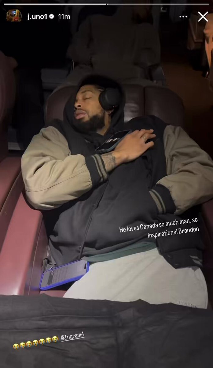 Even though he’s sleeping, Brandon Ingram has his hand over his heart, as AJ Lawson and Jamal Shead are singing O Canada. BI is a true Canadian at heart. 😭❤️