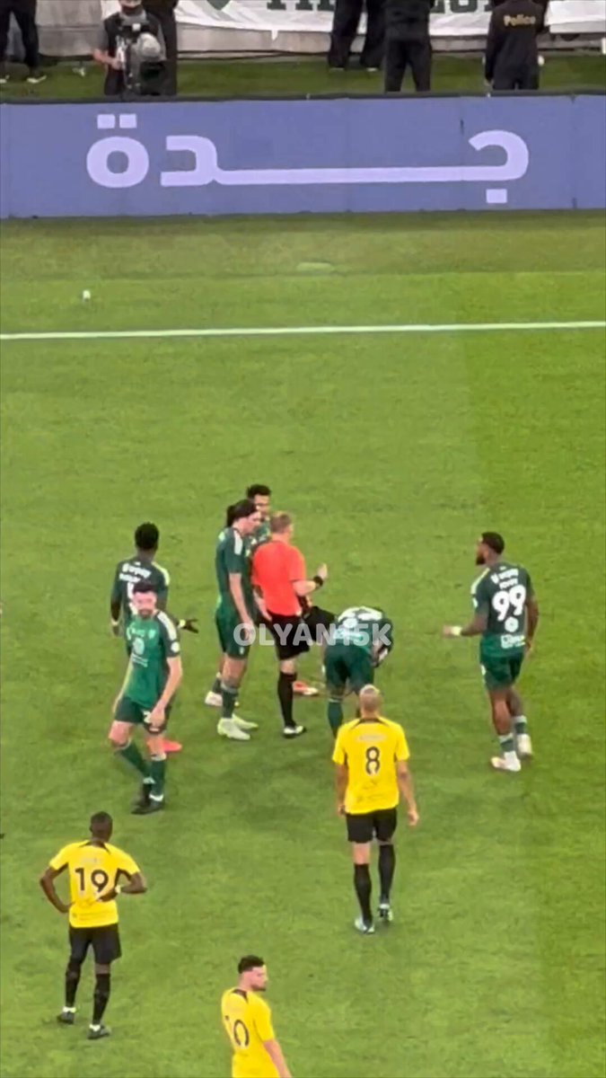 🚨🚨🚨🚨🚨🚨 اشتباك سعد الموسى وايفان توني 😨 #الأهلي_الاتحاد