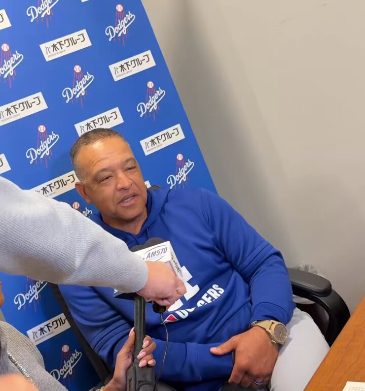 I asked Dodgers manager Dave Roberts how Roki Sasaki received criticism from his last start due to his emotions and whether today people want to see not only the Dodgers fail but Roki himself. DodgersBeat The Dodgers Bleed Los Podcast The Dodgers Bleed Los Podcast 日本語版