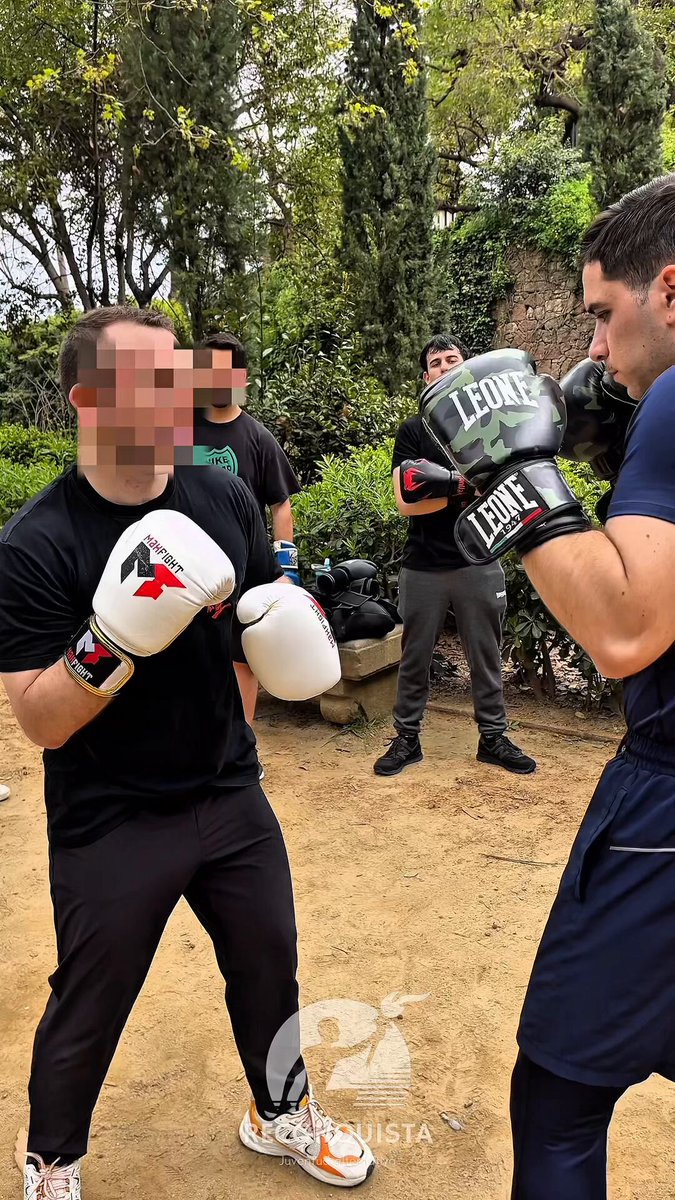 🥊 COMBATE LA DECADENCIA Y FORJA LA JUVENTUD. Únete a nosotros y aprende a defenderte y defender a los tuyos. 🔥 Jornadas de Boxeo hoy en Barcelona.