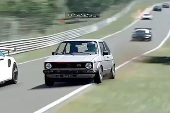 Yo yendo a pitar un juvenil que empieza en media hora a 30 kms de distancia, sin haber comido nada, justo después de pitar un cadete y un infantil.