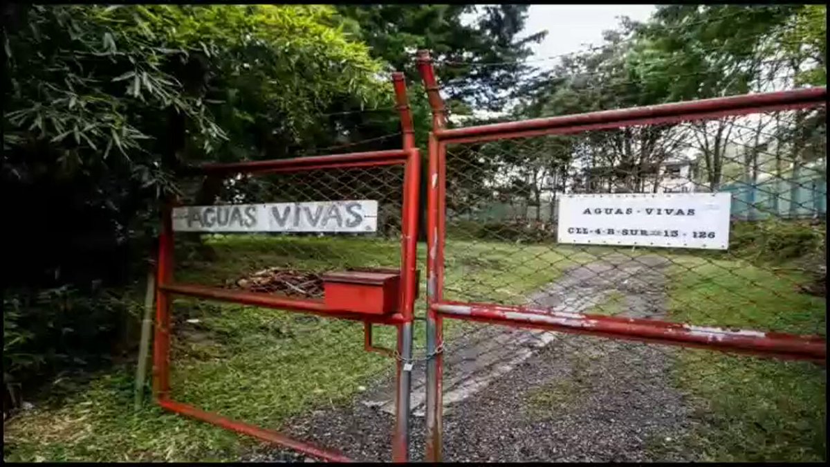 🍿🍿En nuestra sección, se lo contamos cantando, hoy llega la historia de AGUAS VIVAS, el “latifundio burgués”👇🏻👇🏻