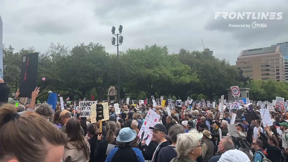 HAPPENING NOW: A HUGE crowd has gathered in Austin, Texas for the “Hands Off!” protest against Elon Musk and Donald Trump