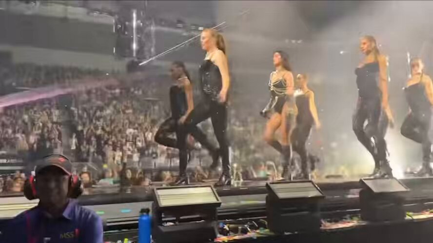 Never in a million years did I think dance the night would be the perfect transition between new rules and don’t start now but it works so fucking good