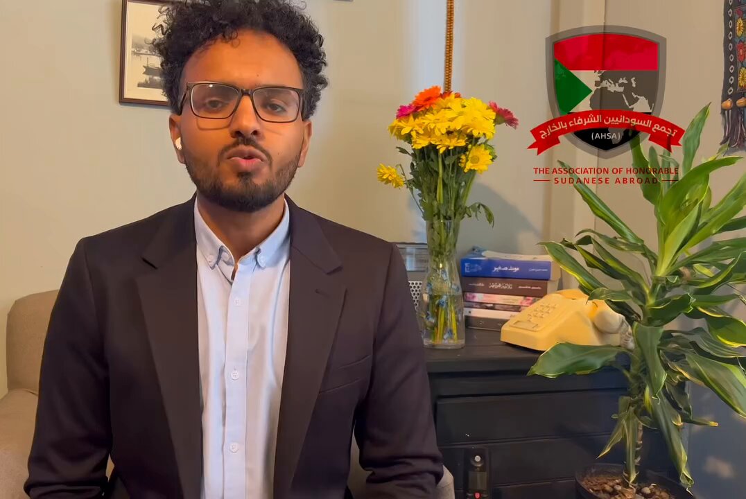 مسيرة الكرامة لندن 🚩 جيش السودان بالخارج 🇸🇩🇸🇩 رفضاً لمشاركة وزير الخارجية الإماراتي في مؤتمر حول السودان لغسل يد الإمارات دماء الشعب السوداني، ورفضاً لاشراك أحزاب الجنجويد من قحت الي تقدم وصمود. اليوم 🚩 الثلاثاء 15 أبريل 2025 الزمان 🚩 12:00 ظهراً. المكان 🚩 من أمام وزارة الخارجية البريطانية بلندن سيراً الأقدام الي مقر المؤتمر لانسكتر هاوس. #السودان_ينتصر #الامارات_تقتل_السودانيين