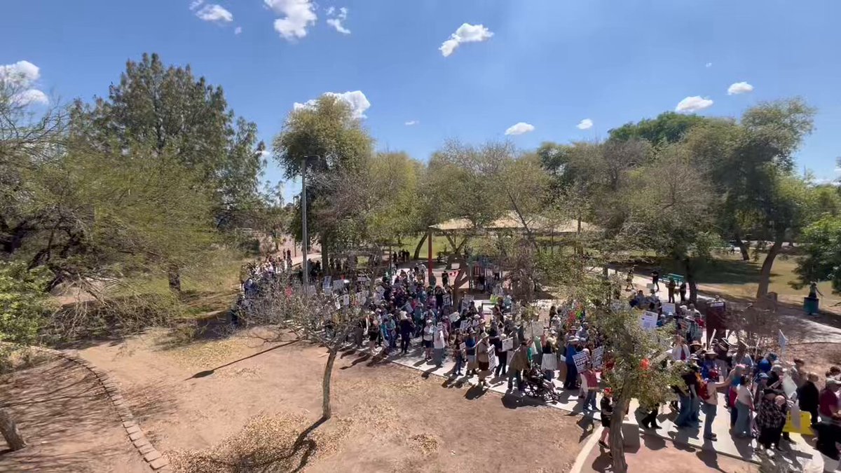 HAPPENING NOW: A HUGE line of protesters march in Tempe, Arizona for the “Hands Off!” rally against Elon Musk and Donald Trump 👇🏻