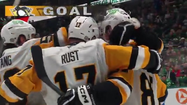 Sidney Crosby has TEN goals and 18 points over his 12-game point streak 🔥