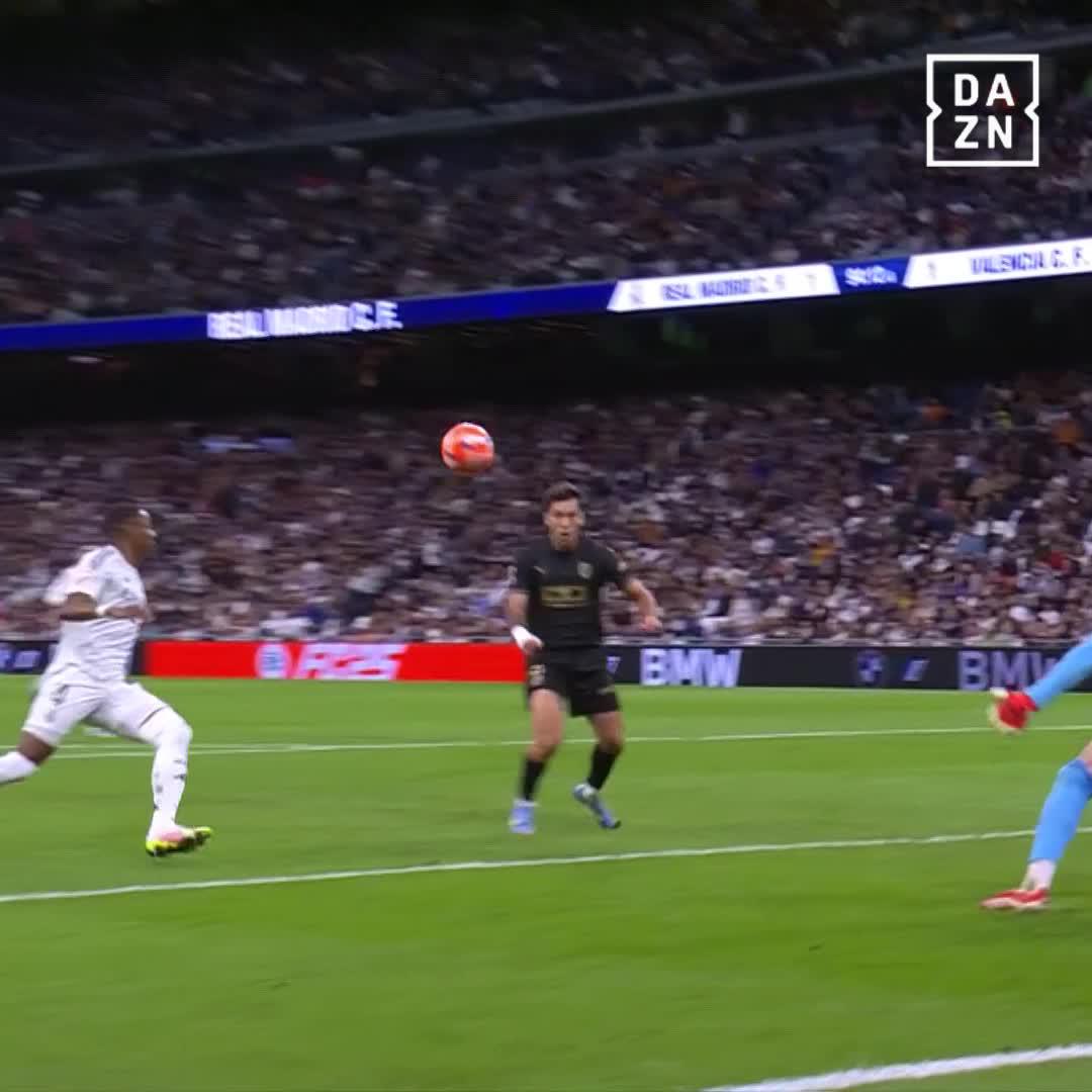 So eskaliert man, wenn man Real Madrid in der 95. Minute schlägt 😳 #DAZNmoment #LaLiga