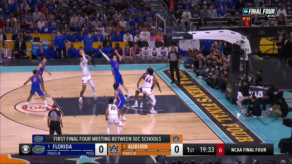 Johni Broome with an early bucket and some early words.