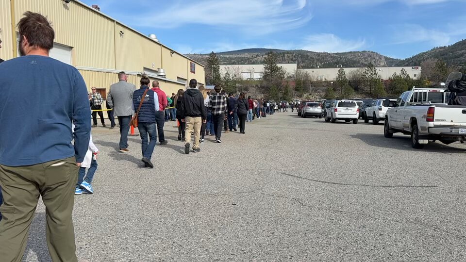 How many people did YOU count? Hard to believe the polls when you see THIS many patriotic Canadians lining up for the Conservative rally in Penticton City Of 38,000