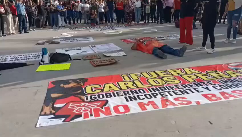 SÉ LEVANTA ÉL PUEBLO DE #REYNOSA #TAMAULIPAS #MÉXICO 🇲🇽 PARA EXIGIR LA DESTITUCIÓN DEL ALCALDE MORENISTA Carlos Víctor Peña Ortiz SON CASI 20 AÑOS QUÉ LLEVA ÉSTA FAMILIA ORTIZ EN ÉL PODER DOS ADMINISTRACIONES DE Maki Ortiz Y DOS DE SU HIJO Carlos Víctor Peña Ortiz Claudia Sheinbaum Pardo