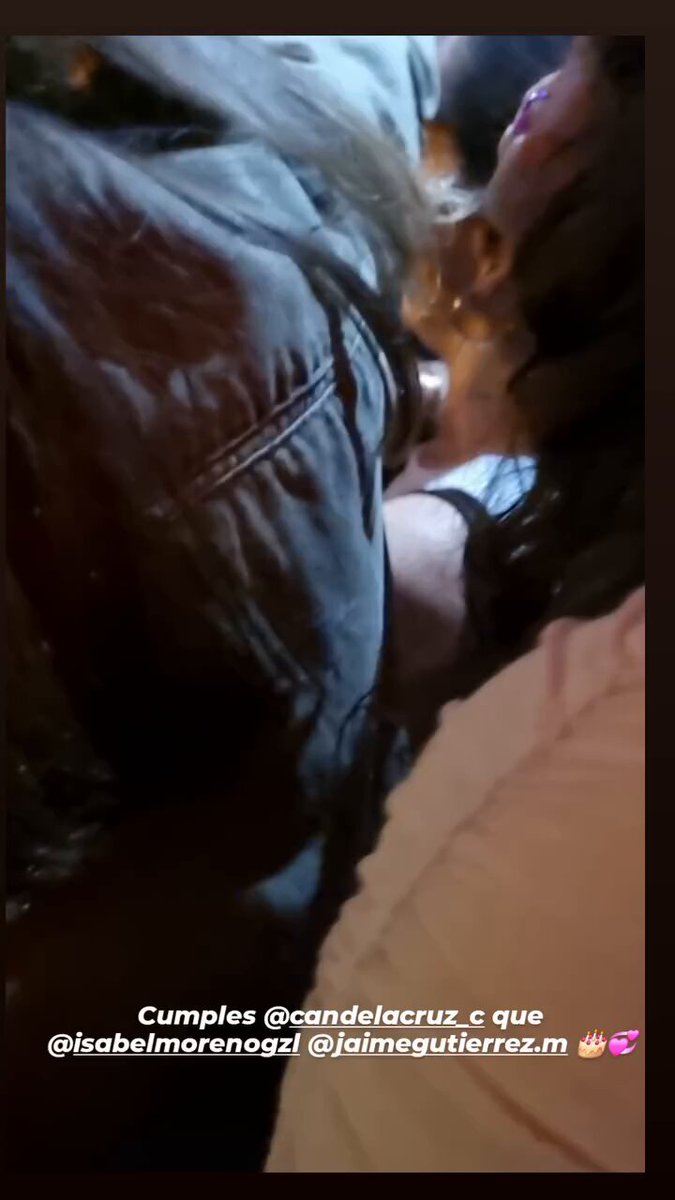Natalia, Dani, Carolina, Nerea, Roser, Antonio, David, Fabri celebrando el cumple de Isa, Candela y Jaime, que me muero de amor 🥹