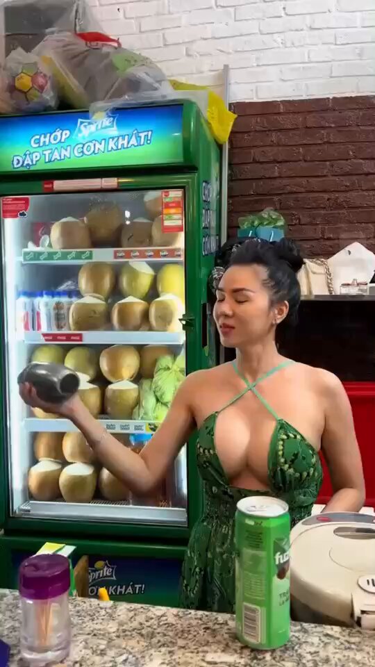 Cà phê ☕️ các bác ơi. Chúc cả nhà cuối tuần vui vẻ ♥️