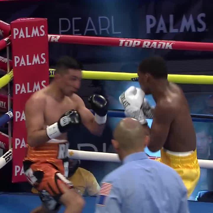 🍿🍿🍿🍿🍿 Abdullah CRUSHES Ornelas with a left hook. #TorrezVianello