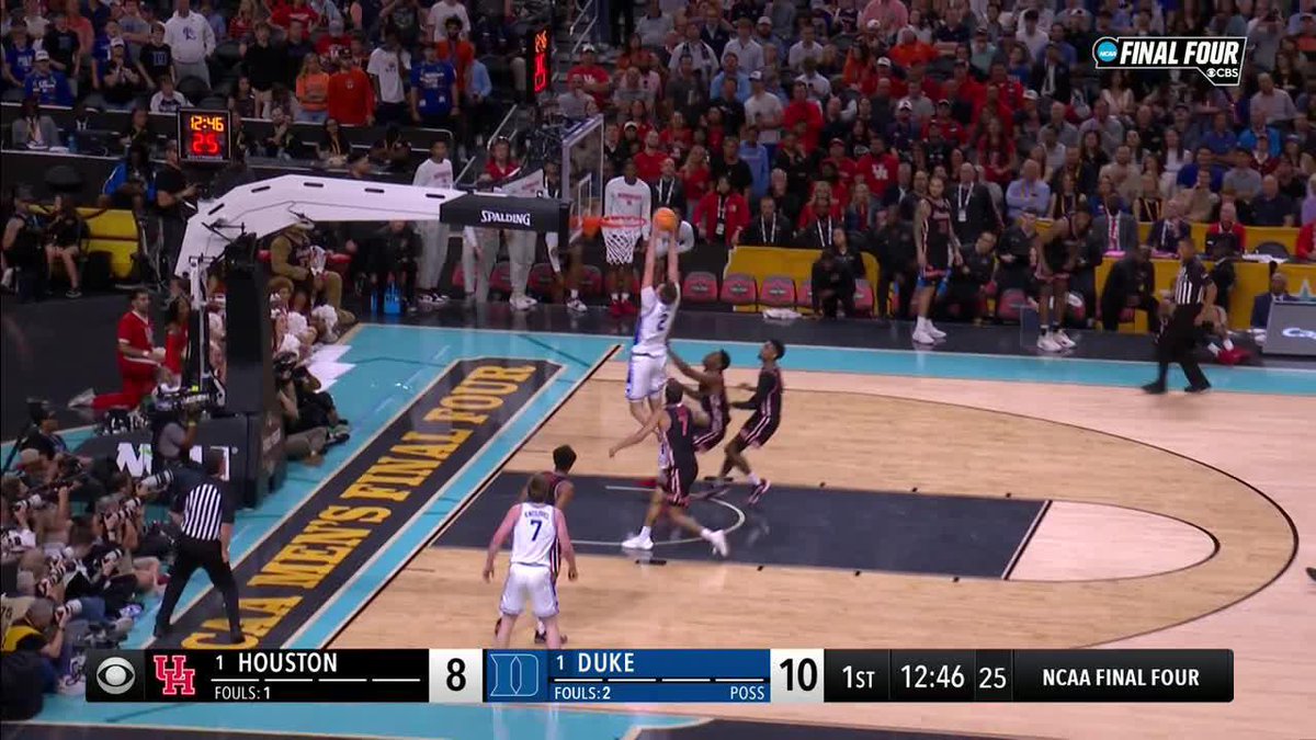 Cooper Flagg drives and throws it DOWN 💪