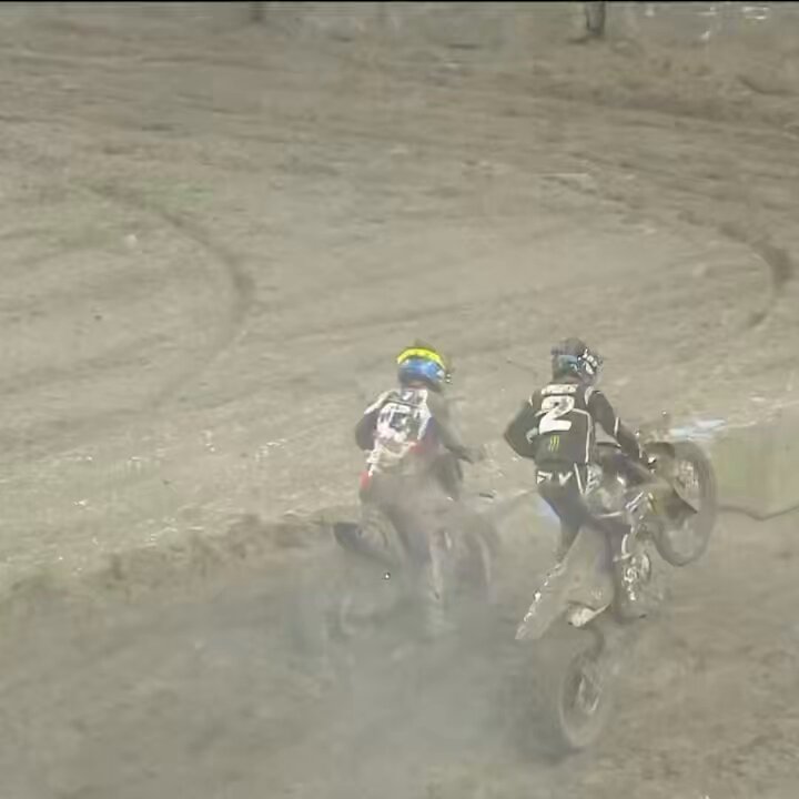 Webb charged all the way back into 3rd and couldn’t believe it! 😮 #SMX #SupercrossLIVE #Yamaha