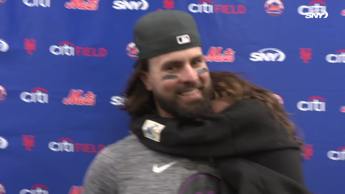 "That's Kalina's dad. He's got the really cool playground in the backyard. Do you want to go give him a hug?" Jesse Winker, girl dad 🫶