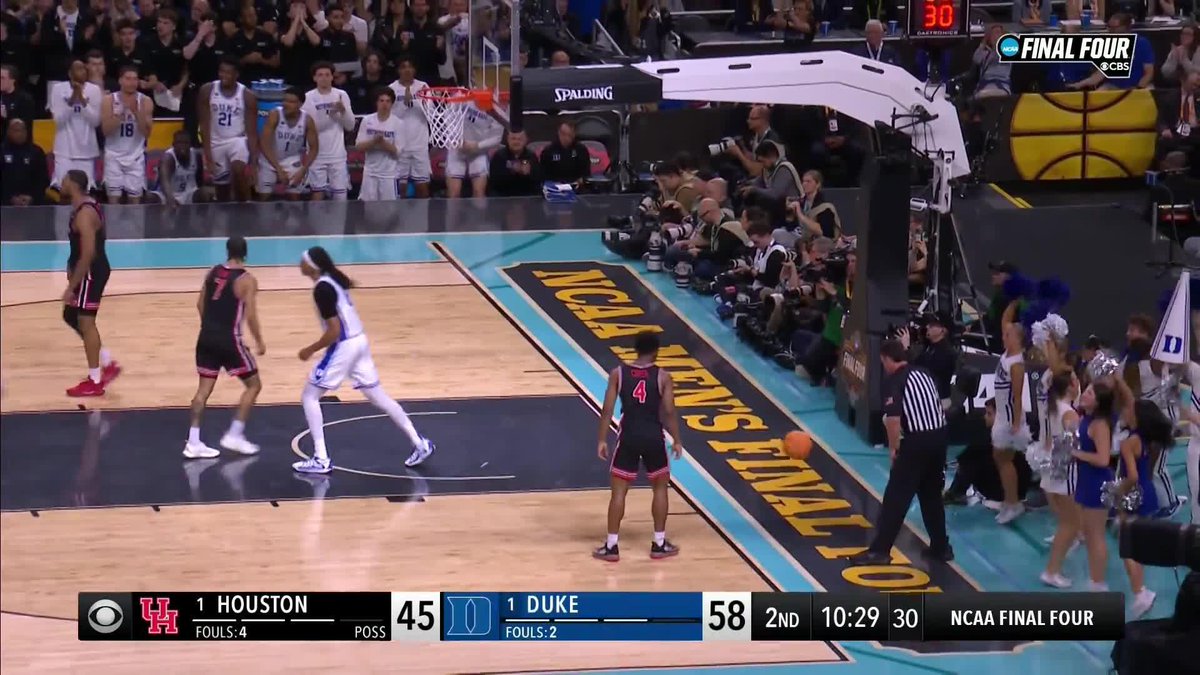Coop absorbs the contact and finishes at the rim 💪 #MarchMadness Duke Men’s Basketball