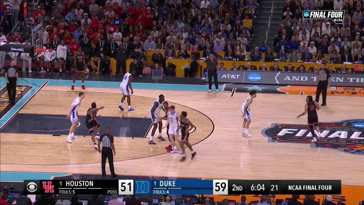 J'Wan Roberts brings the deficit down to just 6 👀 #MarchMadness Houston Men's Hoops 🏀 🐾