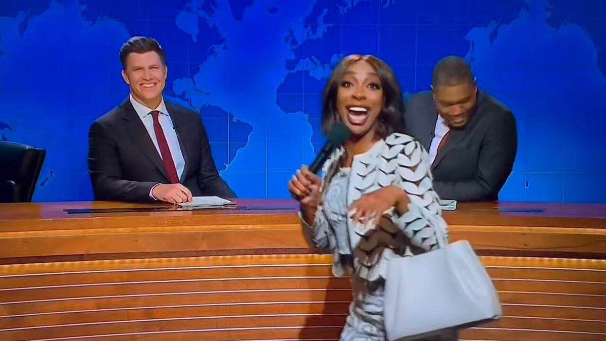“Sh*t!” #SNL has completely come off the rails tonight. 😂 #SaturdayNightLive #Snl50
