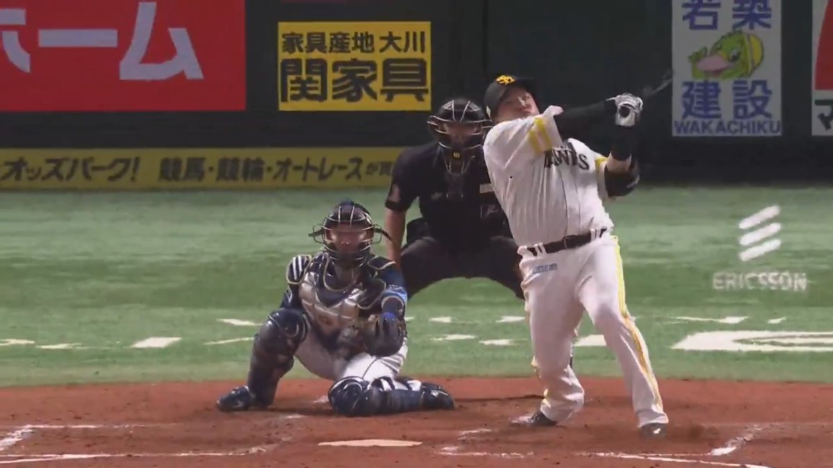 勢い止まらず2打席で4打点‼️ 福岡ソフトバンク #山川穂高 選手がライトオーバーの2点タイムリーヒットを放つ‼️🔥 #sbhawks 👇ライブ配信はこちら