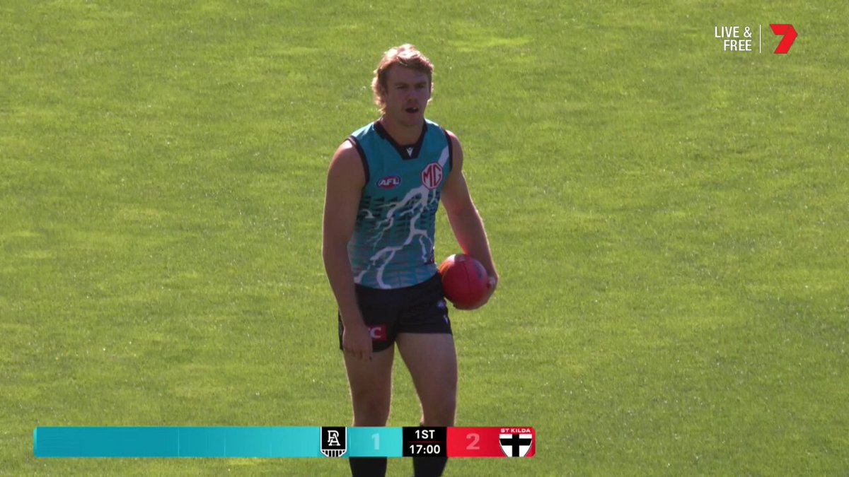 Tempers flare early at the Adelaide Oval as Jason Horne-Francis kicks the Power's first. #AFLPowerSaints
