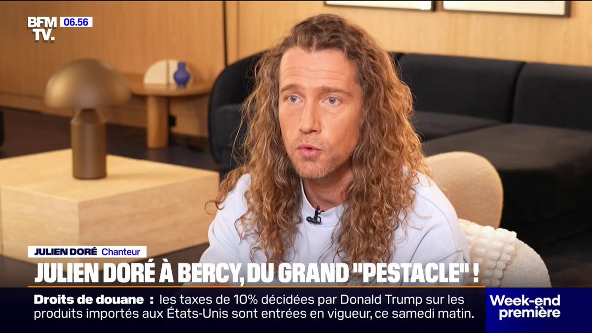 Des baleines volantes 🐳 , des papillons 🦋 , des chenilles 🐛 dans le public, son panda 🐼 fétiche… Du vrai « Pestacle » 🔥 hier soir chez Golden Julien 🍆Accor Arena 🎥𝐍𝐢𝐜𝐨 𝐁𝐞𝐡𝐚𝐫