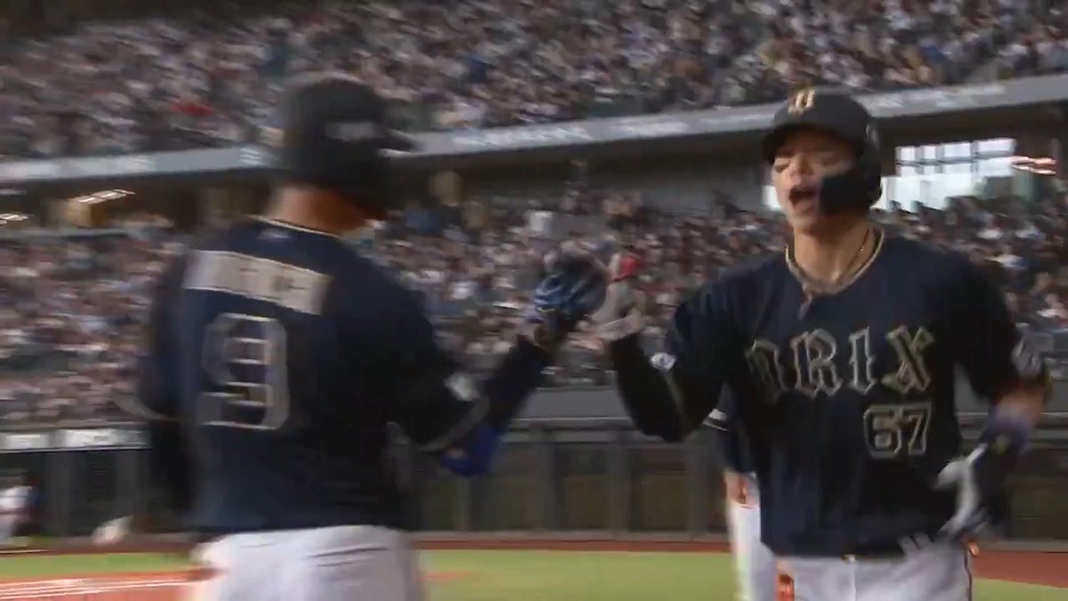 オリックス #中川圭太 選手が3ランホームランを放ち逆転‼️ #Bs2025 👇ライブ配信はこちら