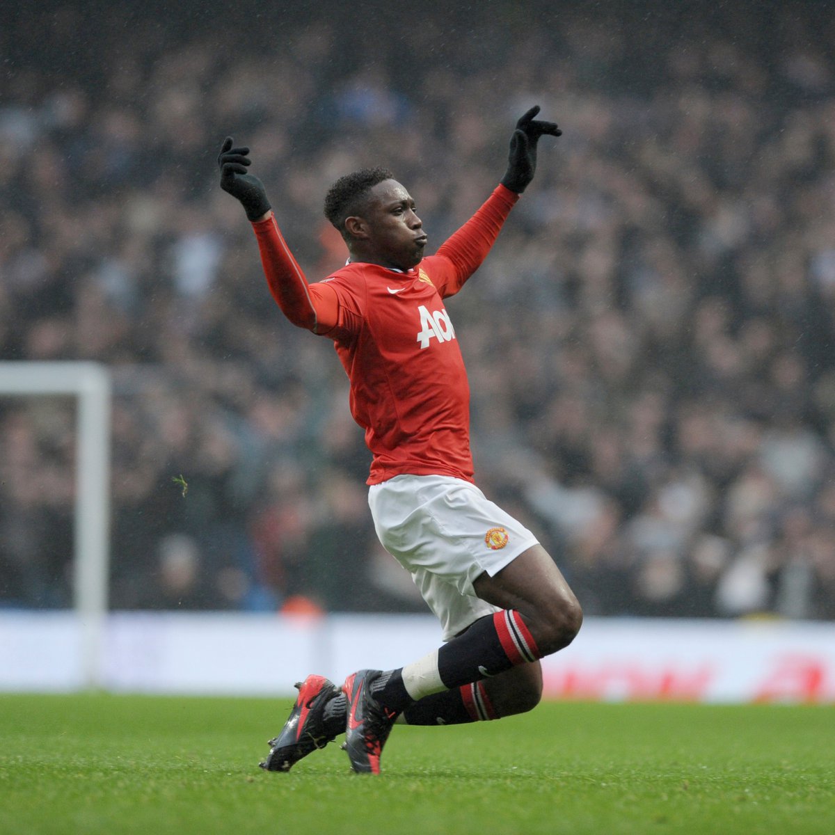 Talk about forgotten moments... How good was this from Danny Welbeck against Man City in 2012? 😳🔥