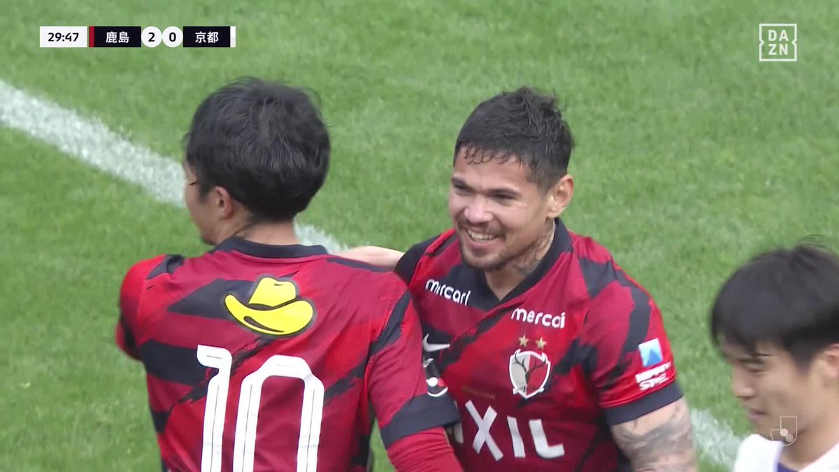 好調の選手にボールは転がる 絶好調 #レオセアラ が止まらない！ 今度はFKのこぼれ球を押し込み今日2点目🔥 🏆明治安田J1第9節 🆚鹿島×京都 🆓#DAZN LIVE配信中 #Jみようぜ #Jリーグ #鹿島京都
