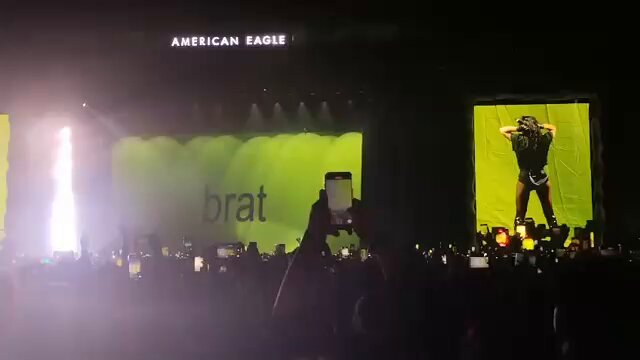 Charli xcx performing “360” at Festival Ceremonia in Mexico 💚