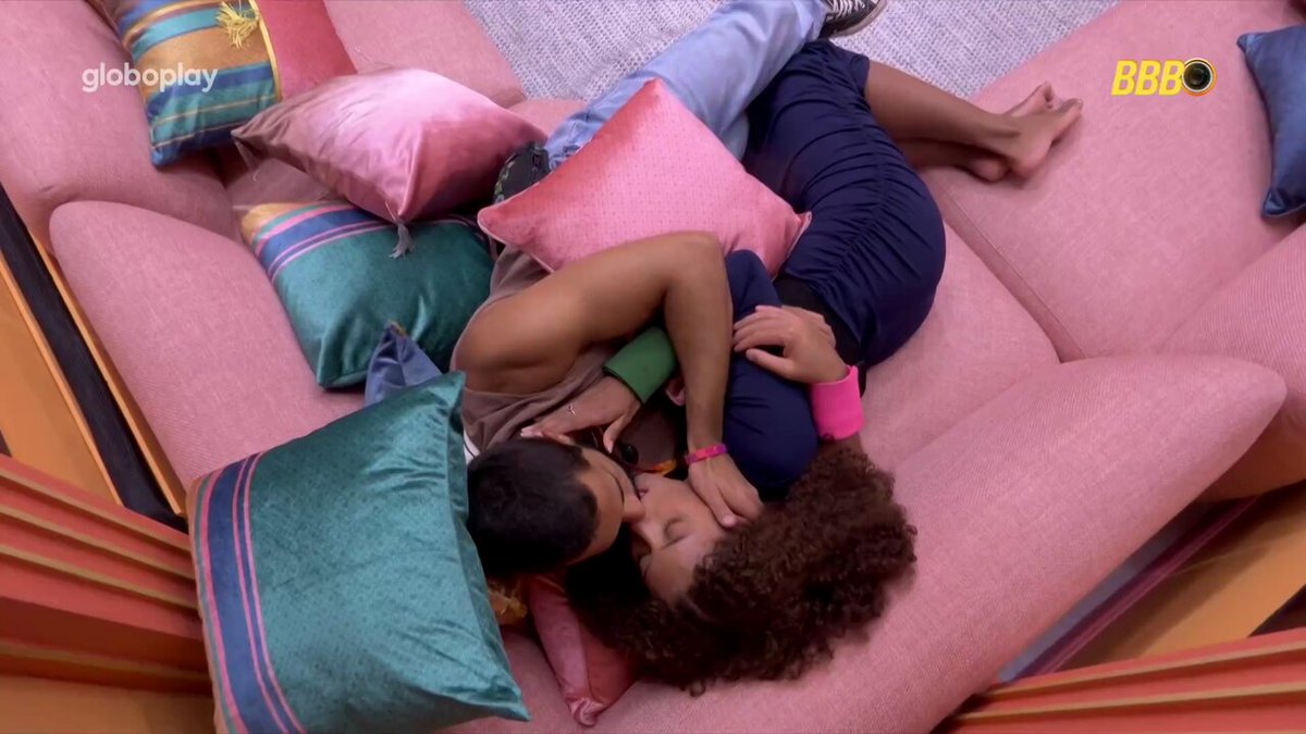 parabéns Renata ficou com o macho mais cafajeste da casa que já tinha dito que a mulher mais bonita da edição era a Giovanna, se humilhou bonito #bbb25