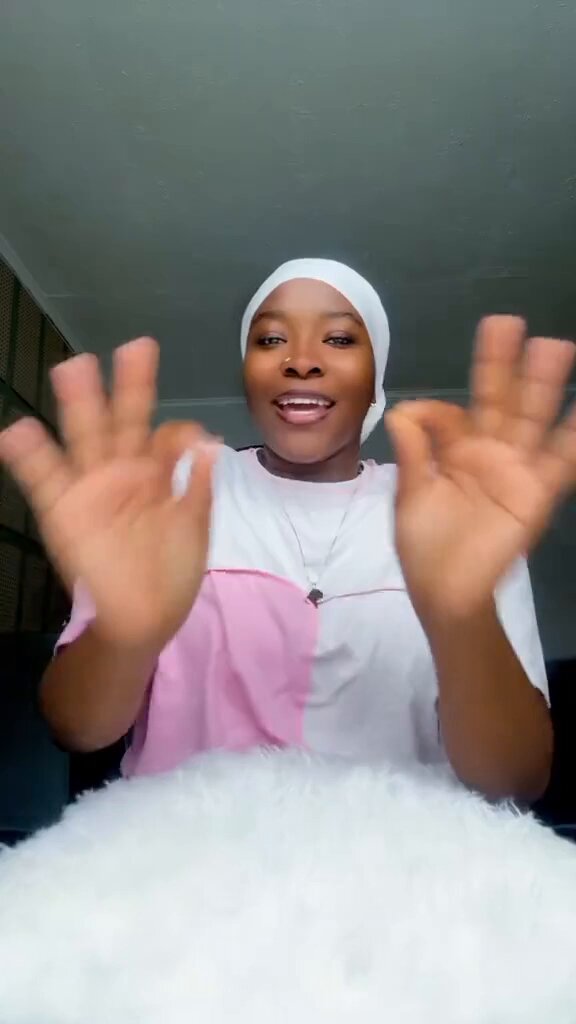 Sierra Leonean lady wonders why Nigerians can't understand Krio despite Sierra Leoneans understanding Pidgin.