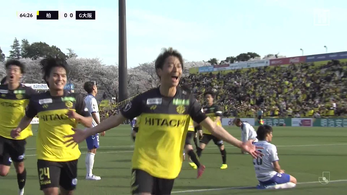 均衡を破る一撃 #垣田裕暉 の落としを 待ち構えていた #小泉佳穂 右足一閃🔥 鋭くネットに突き刺さり 柏がついに均衡を破る! 🏆明治安田J1第9節 🆚柏×G大阪 🆓#DAZN LIVE配信中 #Jみようぜ #Jリーグ #柏G大阪