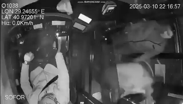 TRT Haber'de İBB'yi suçlayan şahsın, Ulaştırma Bakanlığı'nda işe başlayıp Tevfik Göksu sayesinde kadro aldığını söylediği görüntüler ortaya çıktı: -Bakanlığa nasıl girdin? -İETT'yi patlattık ya biz -Kadro nasıl oldu? -Tevfik Göksu sayesinde