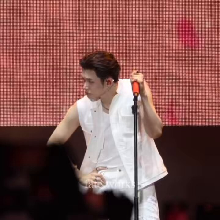 can’t get over yeonjun rapping in spanish