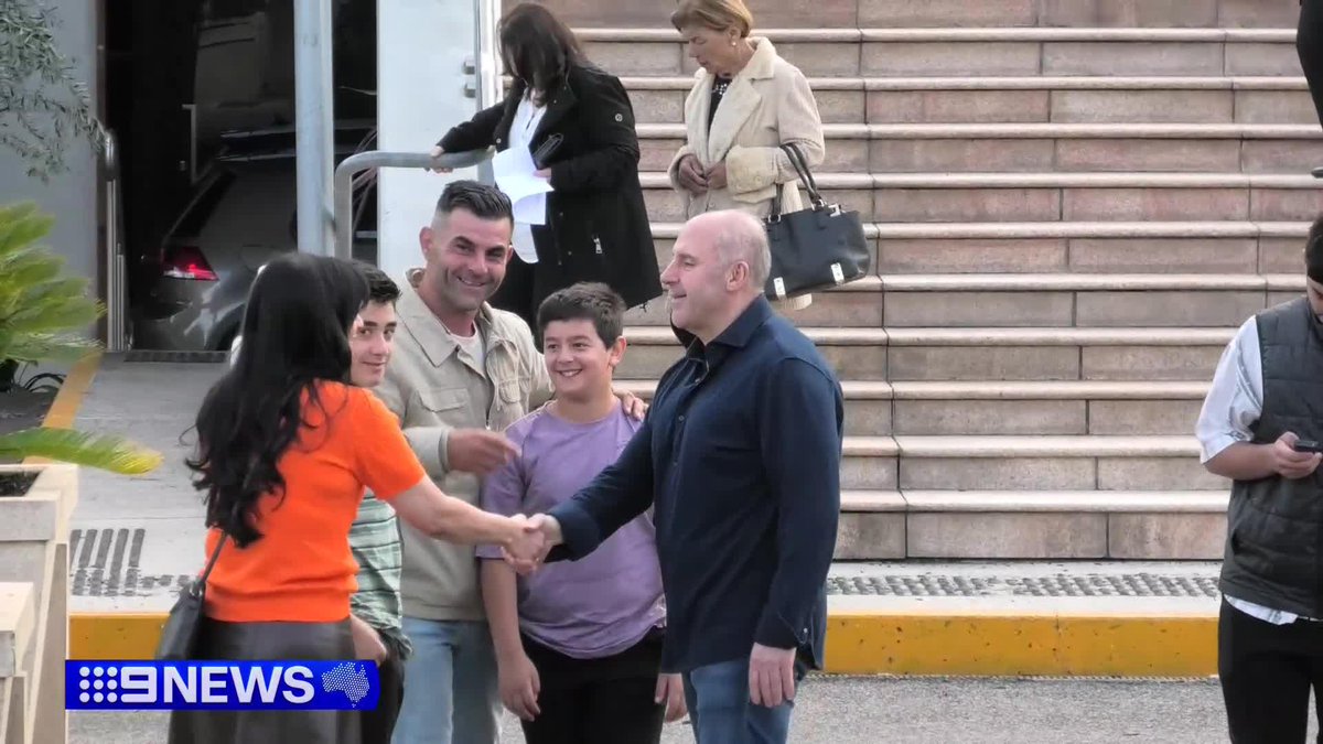 Bailed gangland figure Tony Mokbel has been warmly welcomed back by Thornbury churchgoers, shaking hands and greeting them after attending a Sunday service. #9News @LanaMurph