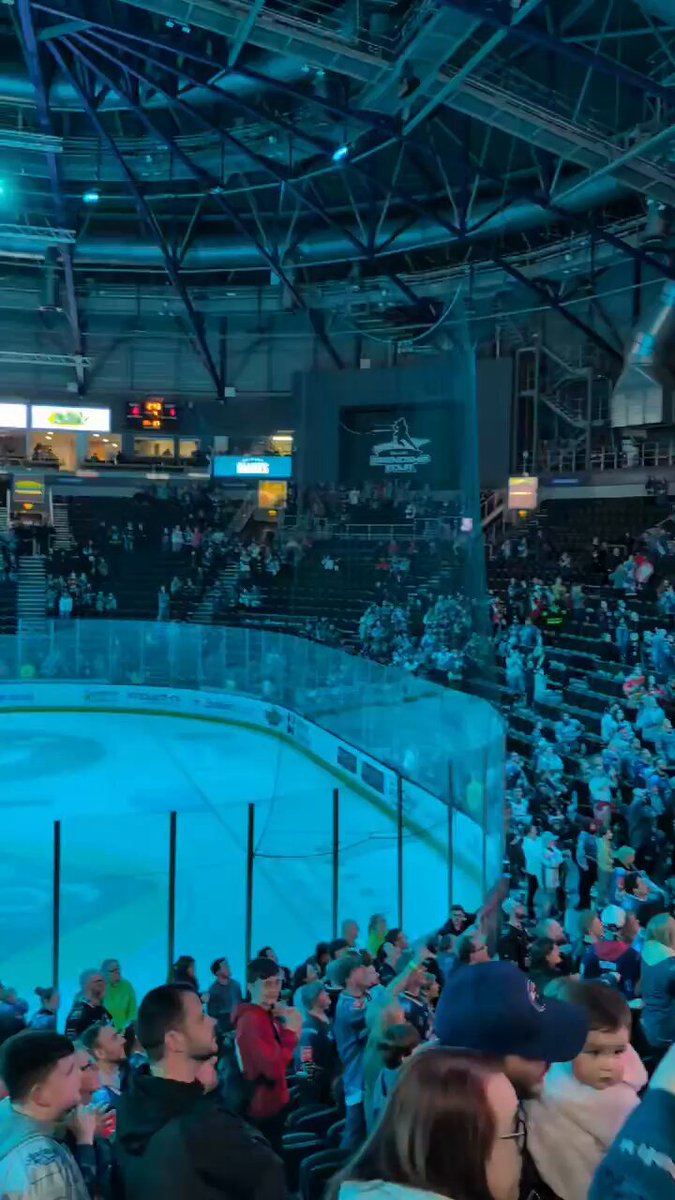 The Giants fans singing let’s go Devils from last night!!