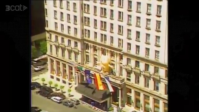Presentació de la mascota olímpica Cobi a Nova York, el juny de 1991. Sabeu quin famós en va fer la presentació? Sí, sí... qui us imagineu