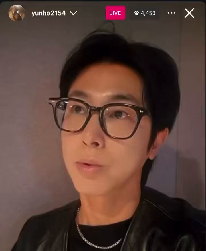 さかもとでいず みてみよー🥰 てかゆのちかっこいい何事😭😭😭😭😭😭 久しぶりに事務所来て集中して色々準備してたけど、週末なのに出てきて早く退勤しなーってマネに言われてるって笑 別に1人で通ってもいいんだけどねて 仕事マンゆのち🥺✨ (切取り部分の話ではないですw)