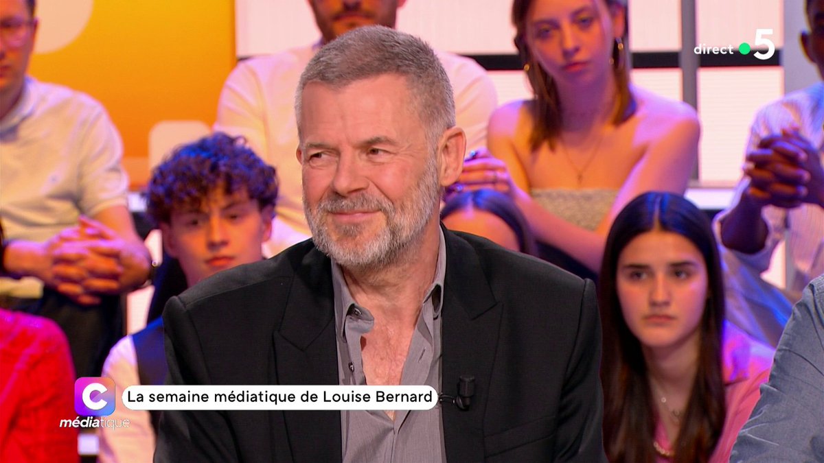 "J'attends de savoir ce que va faire Cyril Hanouna à la rentrée. C'est en pleine négociation." Mercato télé : quels projets pour Eric Naulleau ? Il nous dit tout. 🗣️ #CMediatique tous les dimanches en direct à 12h sur #France5. Mélanie Taravant Louise Bernard