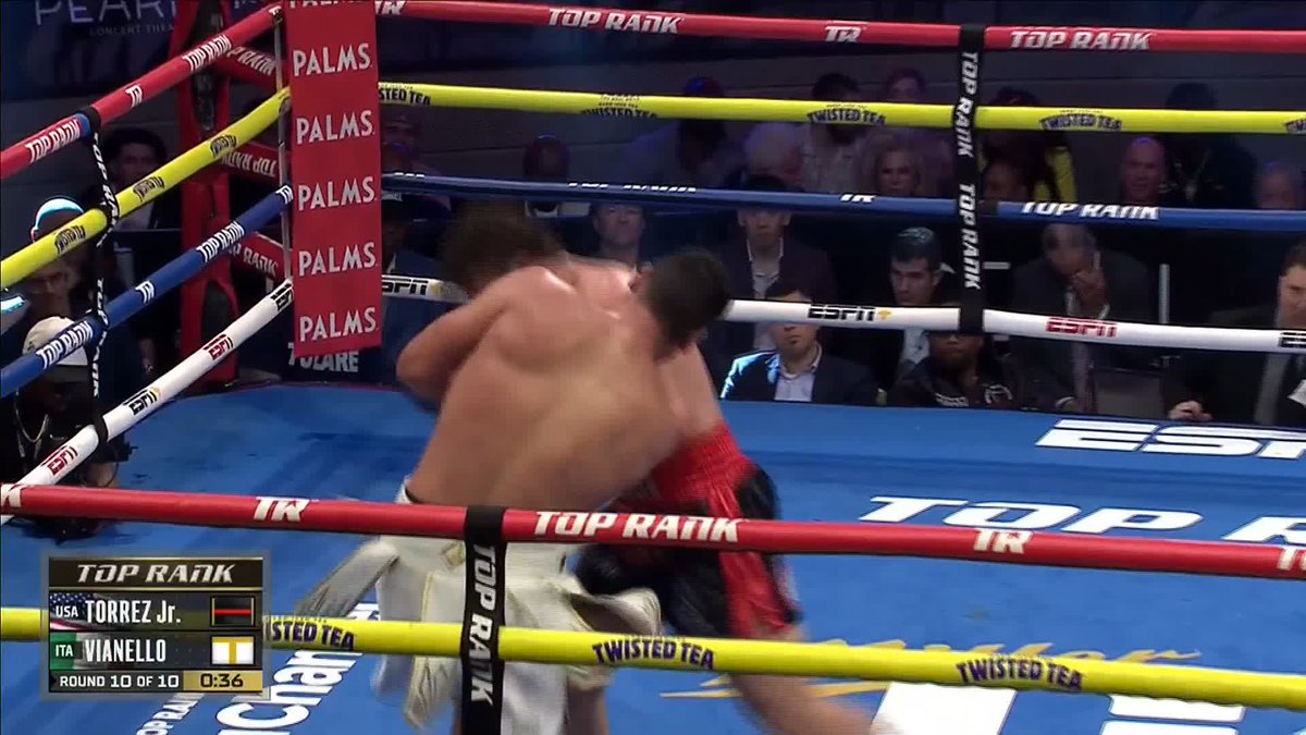 Vianello was HOLDING ON in the final round as Torrez went hunting for the finish ‼️