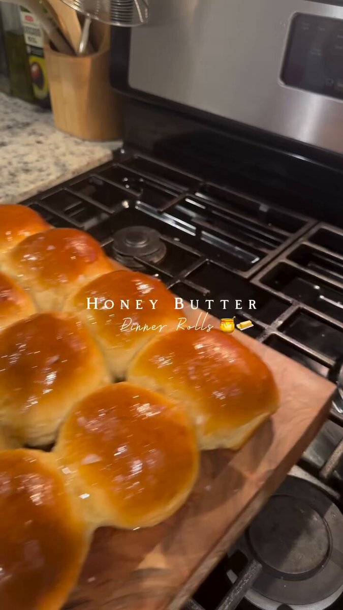 Honey Butter Dinner Rolls 🎥 frumscratch | IG