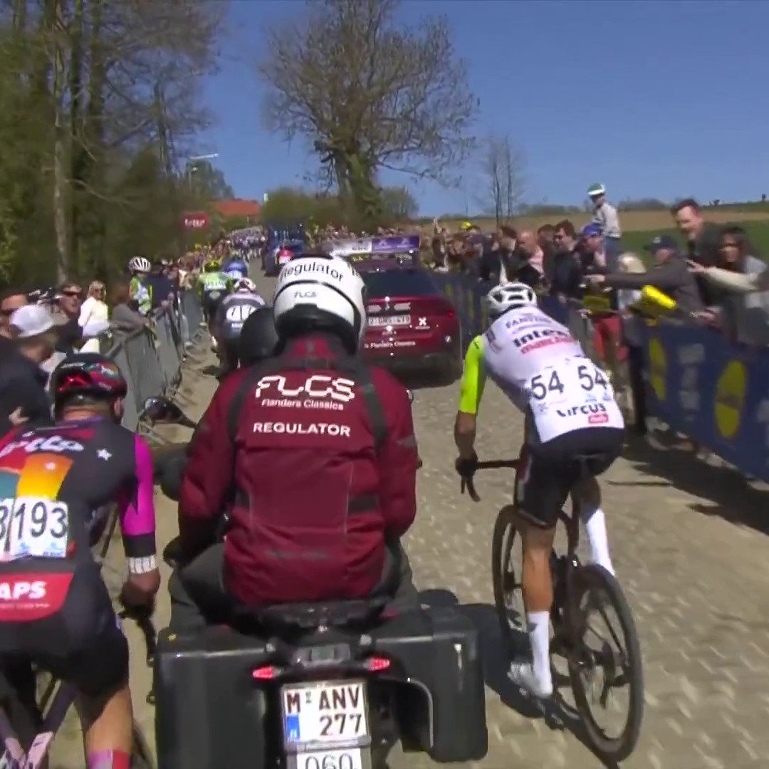 La motoooooo! 🚨😤😤😤😤 #EurosportCICLISMO #RVV25