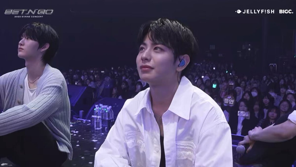 keita's mum reading the message she wrote to the evnne members "hanbin, leejeong, seungeon, yunseo, munjung, jihoo: thank you for always helping keita, thank you for being keita's family, thank you for giving keita happiness" 🥺
